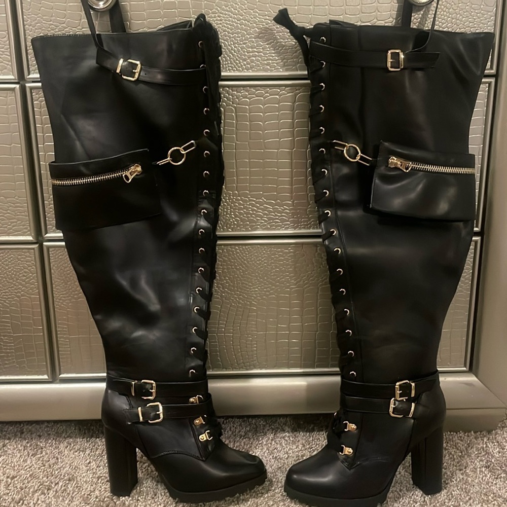 Sexy thigh high boots! Never been worn!